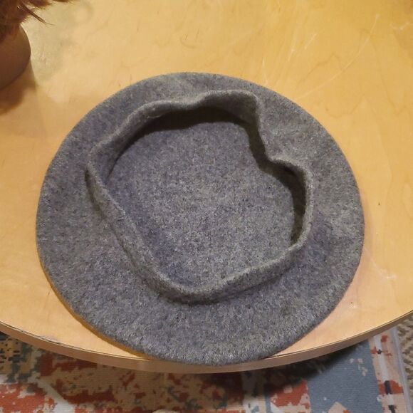 Excellent Condition Basque Beret 100% French Wool Beret FINEST QUALITY - Picture 6 of 6